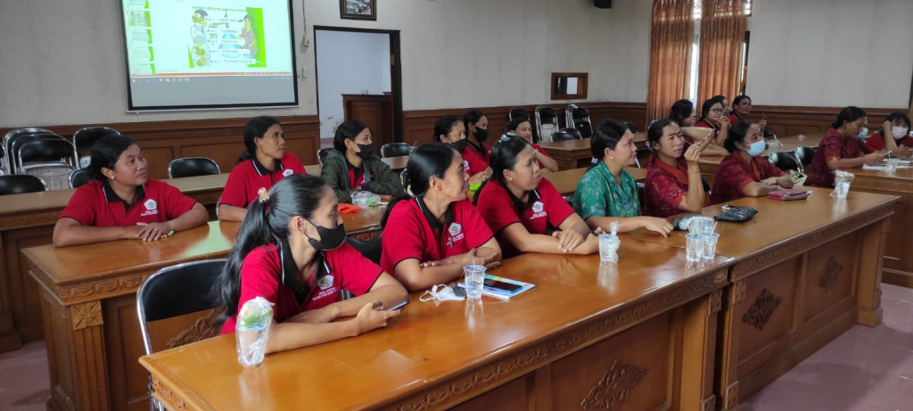 Kegiatan Refreshing Kader Posyandu Balita se-Desa Kuwum Tahun 2022